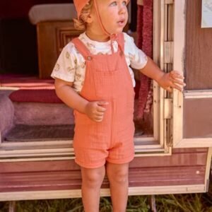 conjunto camiseta y peto bambula con gorro bebe niño Mayoral